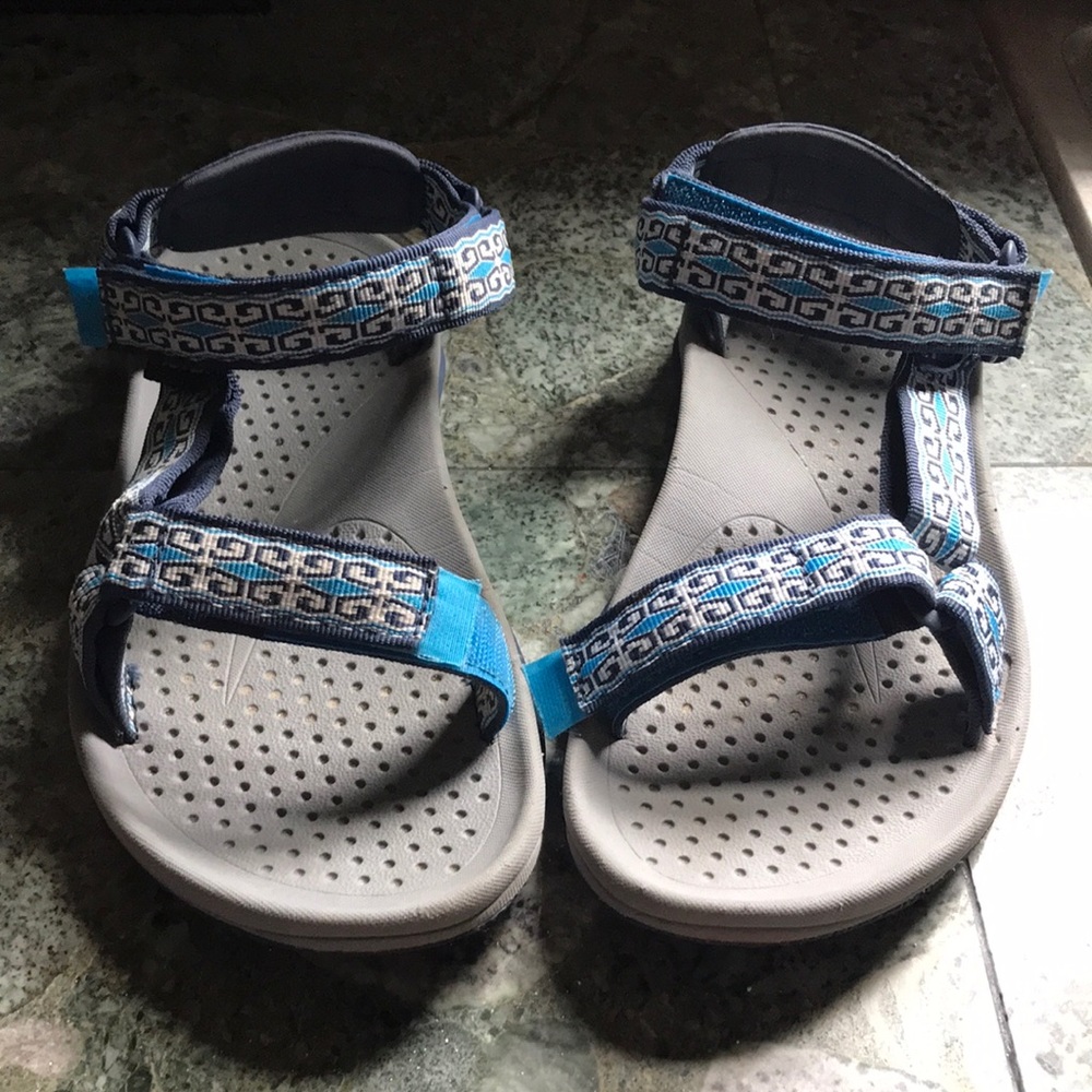 Teva sandals. EUC size 7